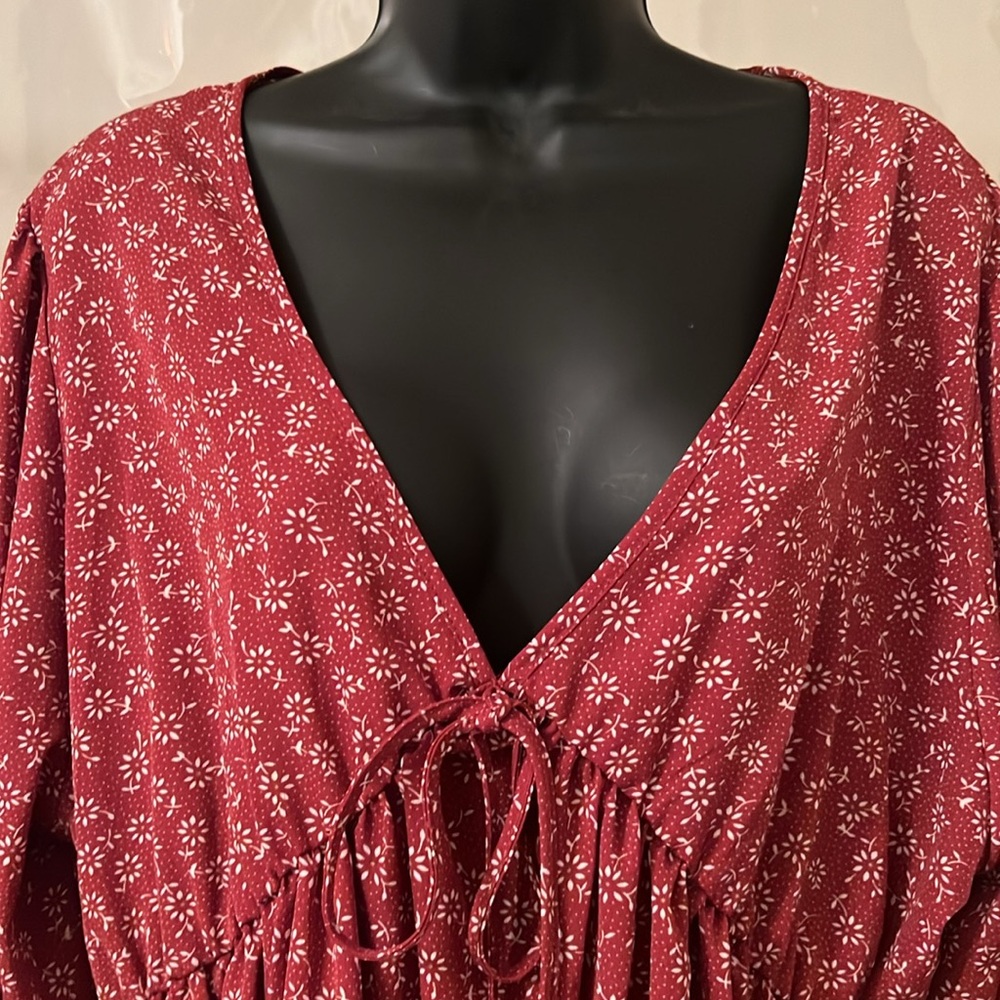 🔴 CLEARANCE SHEIN CURVE 💋 DARK RED & WHITE FLORAL GATHERED WAIST BLOUSE TOP 2X - Picture 2 of 10